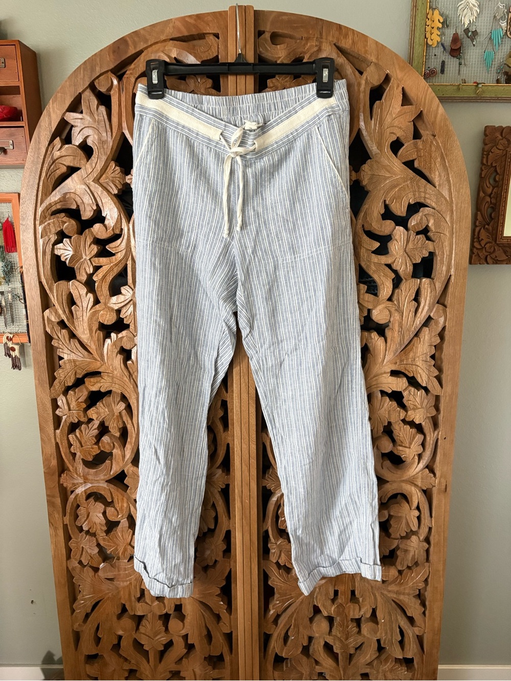 Caslon Light Blue & White Striped Cropped Linen Blend Pants